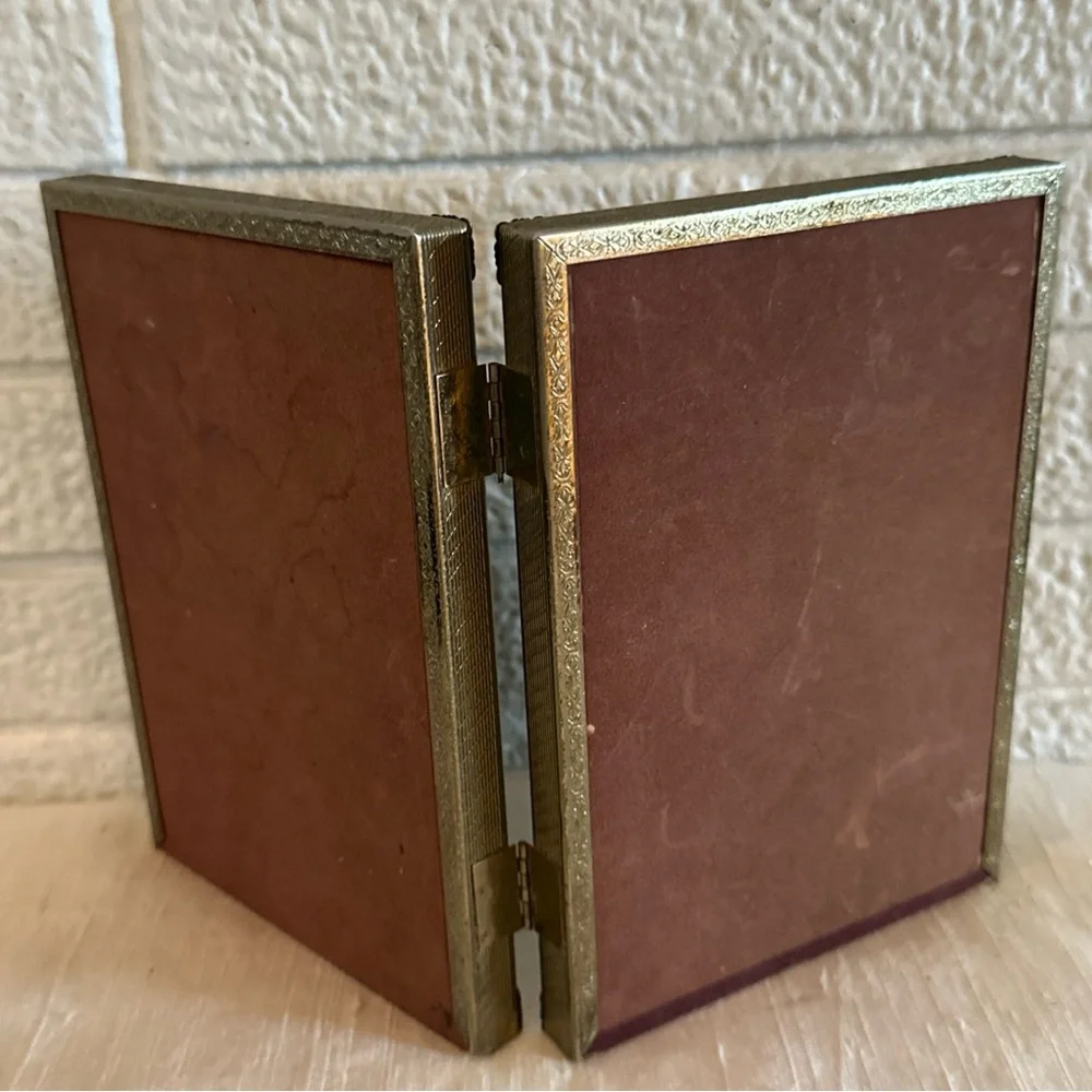 VINTAGE DANISH ORNATE GOLD BRASS BI-FOLD PICTURE FRAME 5X7 - Picture 7 of 7
